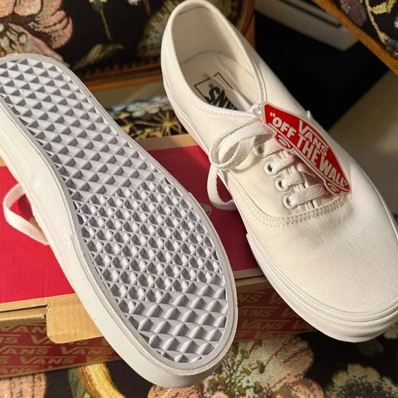 Vans White Women's Sneakers - Picture 2 of 4
